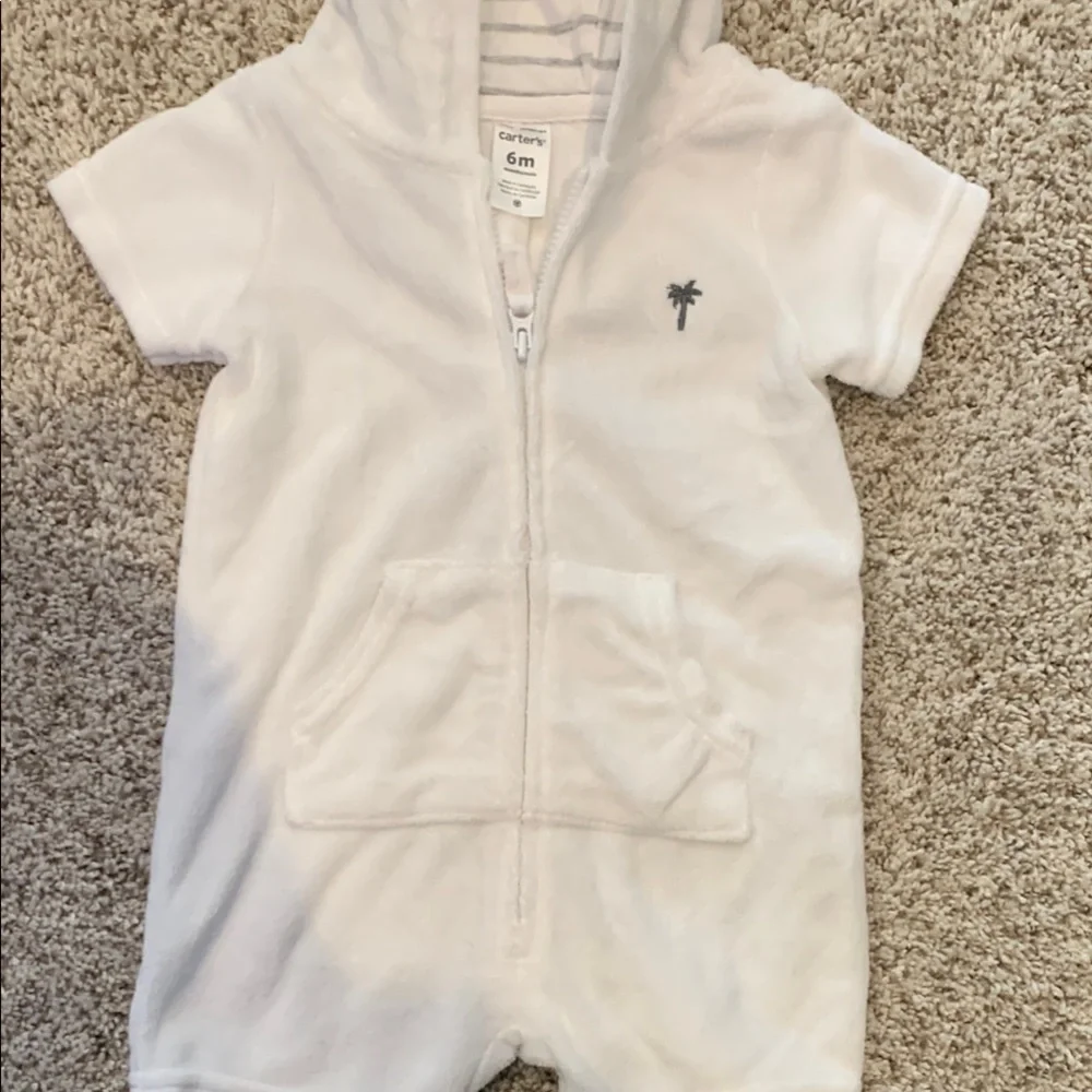 Carter’s Hooded Romper One Piece Terrycloth in White 6 Months